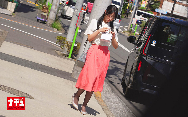 入れちゃおかなぁぁ♪絶品メガネ美少女の生ハメ記録！綺麗なおマ○コは必見です♪