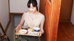 〈母子相姦〉実家の二階で引きこもる息子にハメられちゃう美人で優しいお母さん！