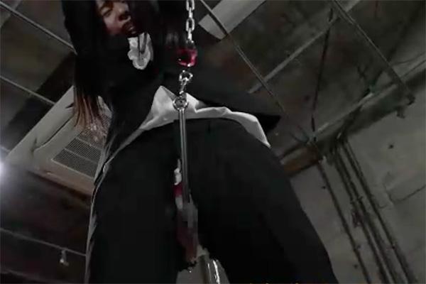『無料エロ動画』すんごい、感じちゃう敏感な下半身【ら゛ぁめえ、逝っちゃいそう】女上司を監禁鉄フックでＧスポット調教！卑猥な身体の虜にちゃう…。