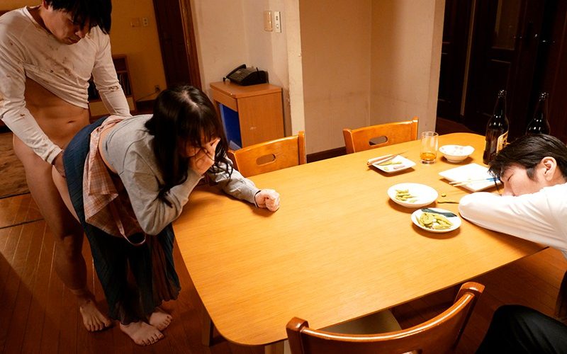 純粋な人妻を犯したい☆脱獄者のち○ぽをたっぷりハメ込まれちゃう主婦♪