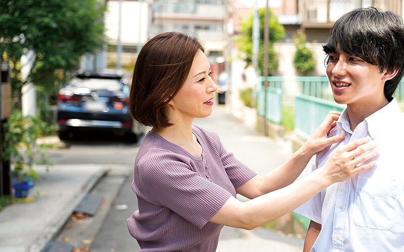 美人ママとの濃厚な母子相姦最高っす！敏感に感じてしまうエロ過ぎる反応を見せるスケベなお母さんに膣内射精