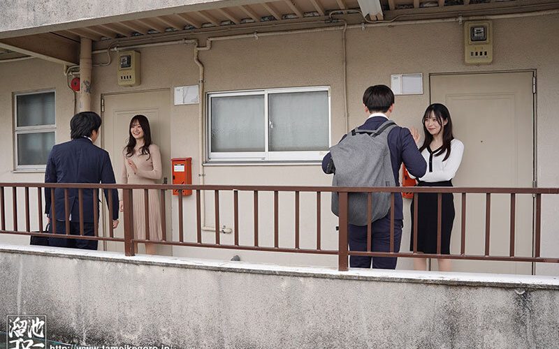 お隣さんのチ○ポの世話まで見ちゃう淫乱過ぎる奥様、そんなにされたら膣内射精しちゃうよぉー