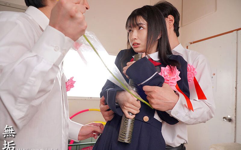 もうぉ？何してんのぉ♪やだぁ…キモ男子たちに犯されヒクヒク状態の美少女アソコに種付けレイプ！！