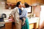 もっと近くでおマ○コ見たいんじゃないの？淫乱な彼女の母に生ハメ大成功♪♪